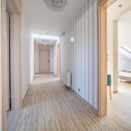 Delfin Bed & Breakfast เมียนซีวอเจีย ภายนอก รูปภาพ