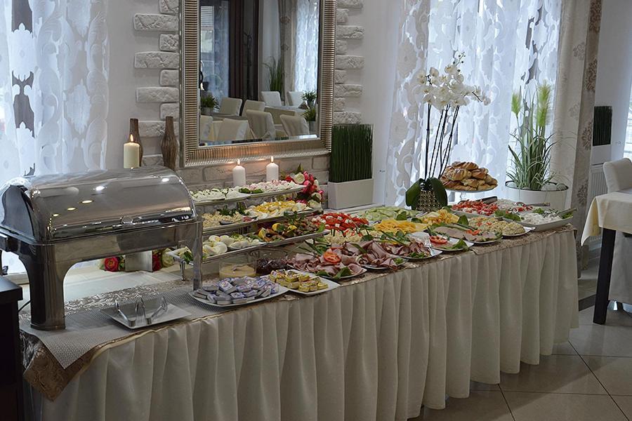 Delfin Bed & Breakfast เมียนซีวอเจีย ภายนอก รูปภาพ