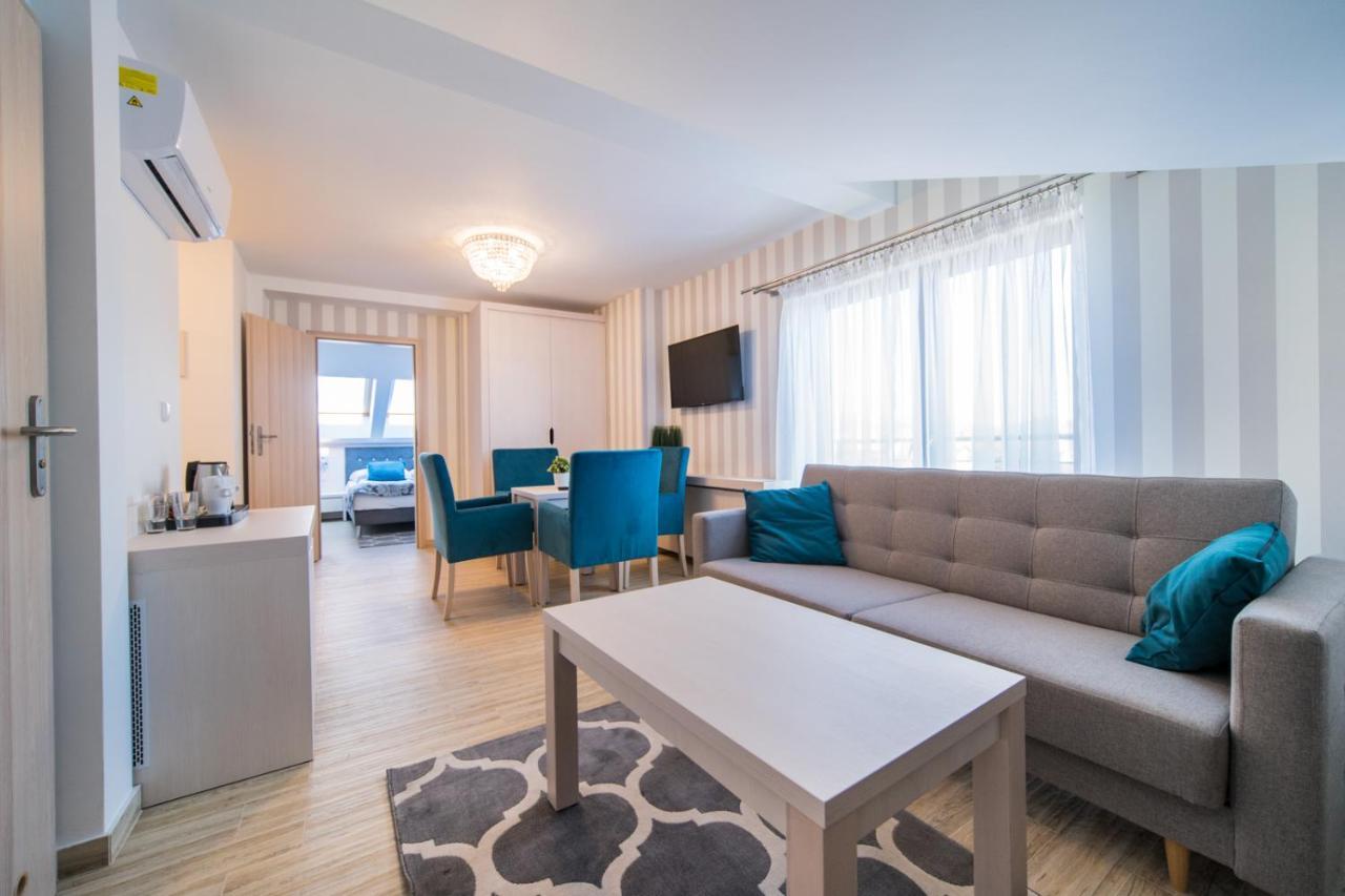 Delfin Bed & Breakfast เมียนซีวอเจีย ภายนอก รูปภาพ