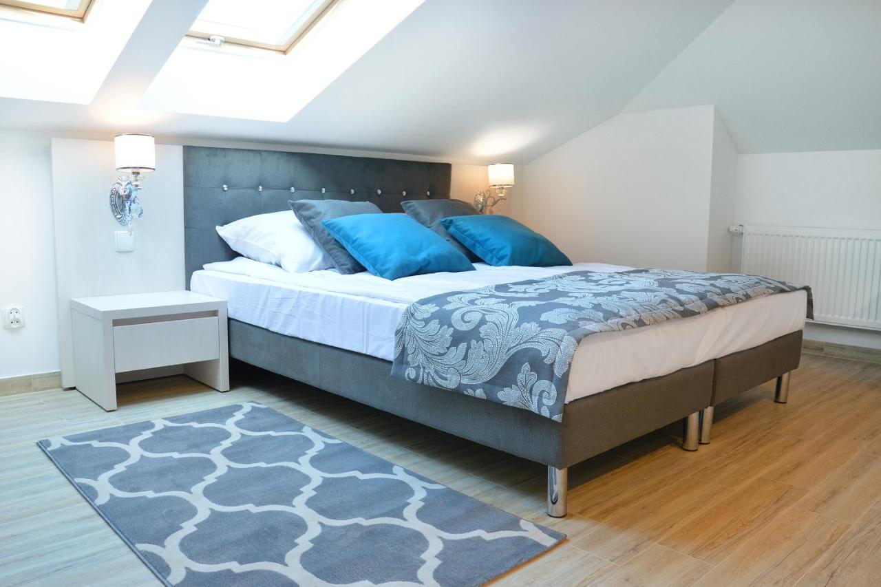 Delfin Bed & Breakfast เมียนซีวอเจีย ภายนอก รูปภาพ