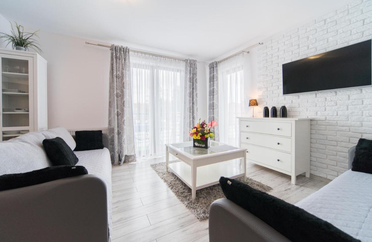 Delfin Bed & Breakfast เมียนซีวอเจีย ภายนอก รูปภาพ