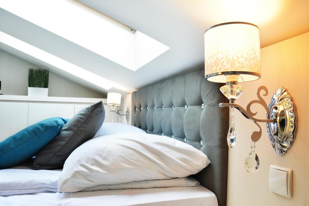 Delfin Bed & Breakfast เมียนซีวอเจีย ภายนอก รูปภาพ