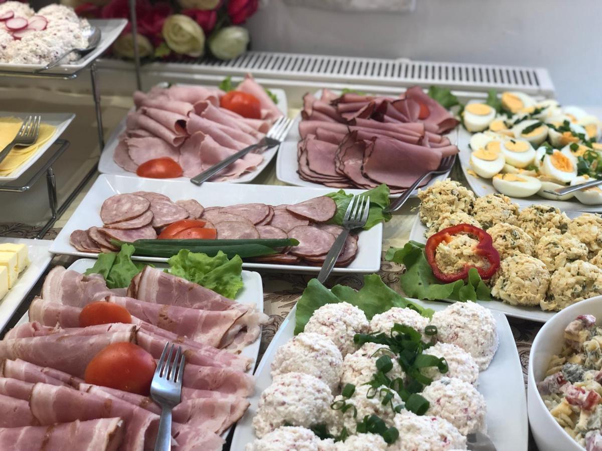 Delfin Bed & Breakfast เมียนซีวอเจีย ภายนอก รูปภาพ