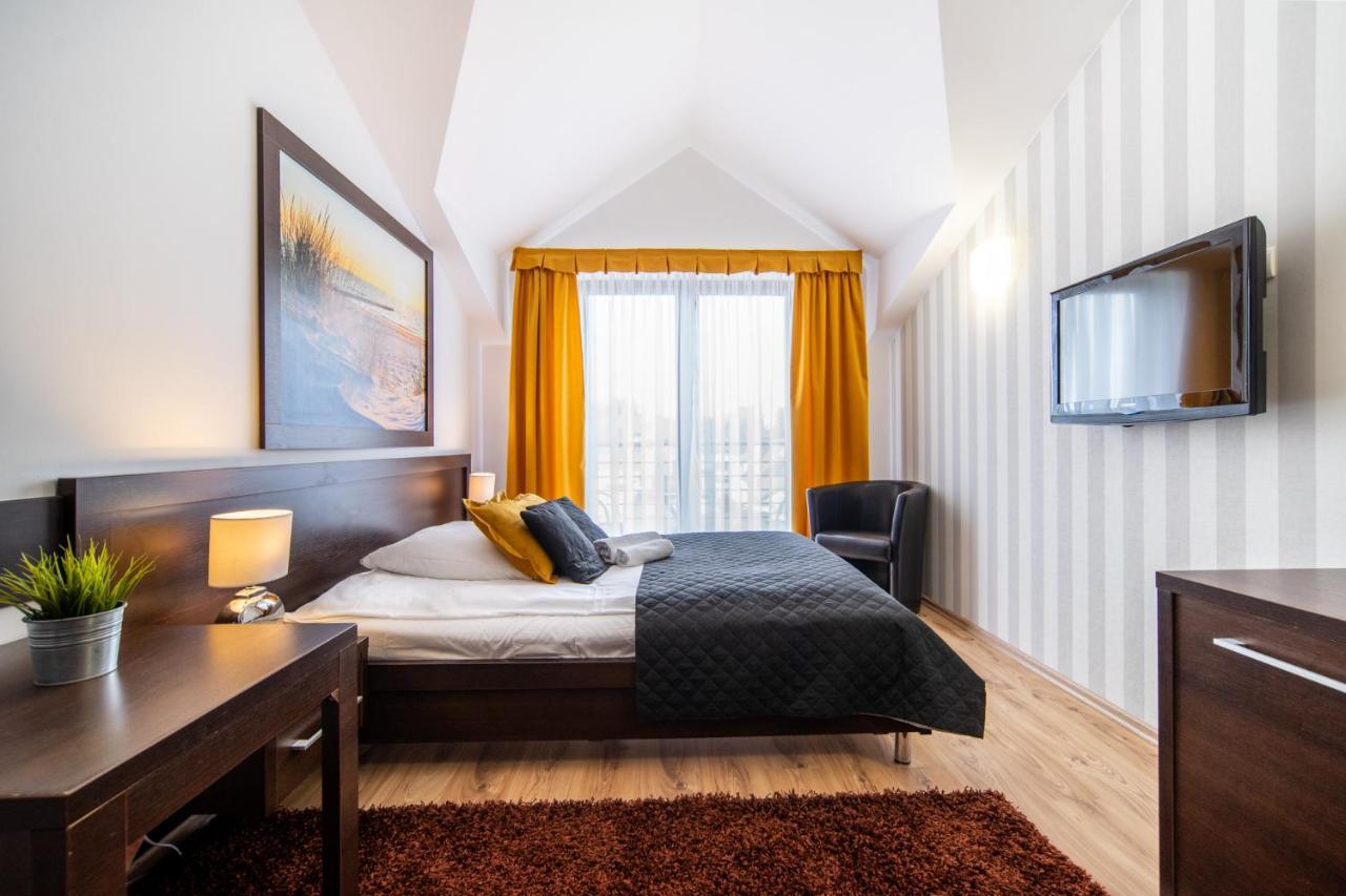 Delfin Bed & Breakfast เมียนซีวอเจีย ภายนอก รูปภาพ