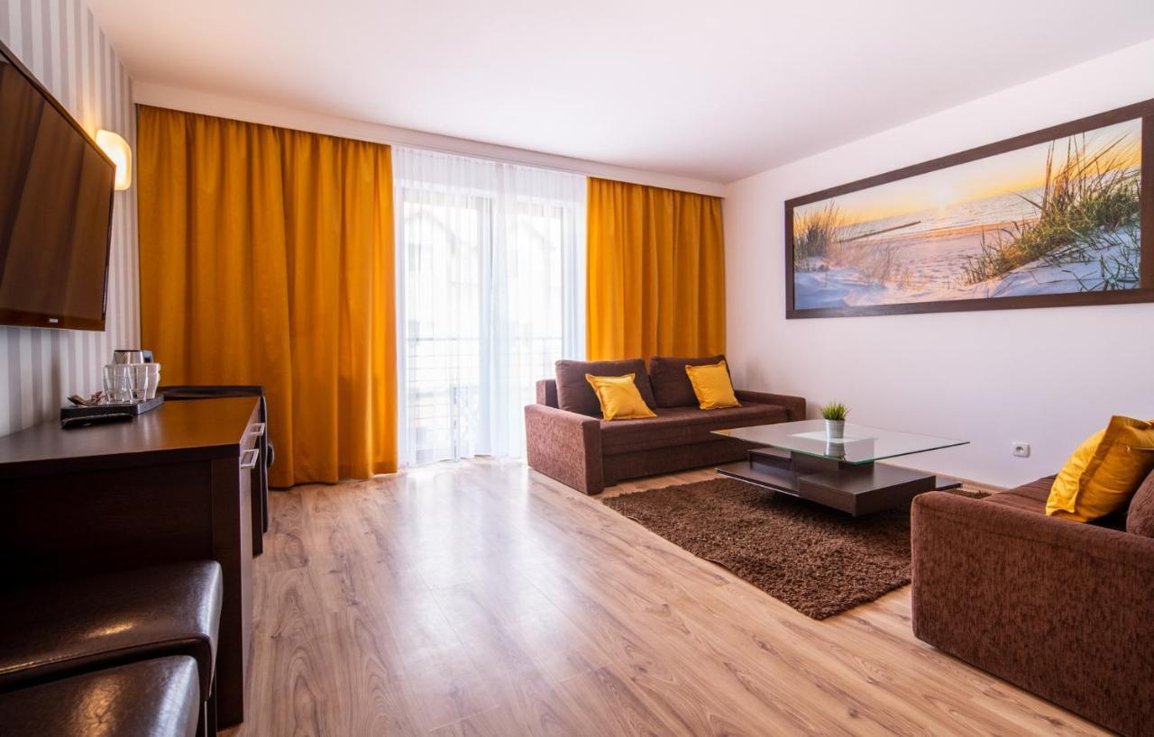 Delfin Bed & Breakfast เมียนซีวอเจีย ภายนอก รูปภาพ