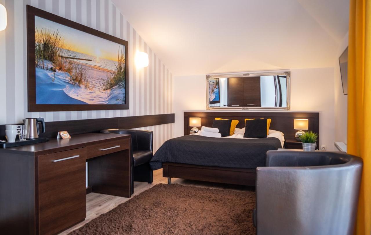 Delfin Bed & Breakfast เมียนซีวอเจีย ภายนอก รูปภาพ