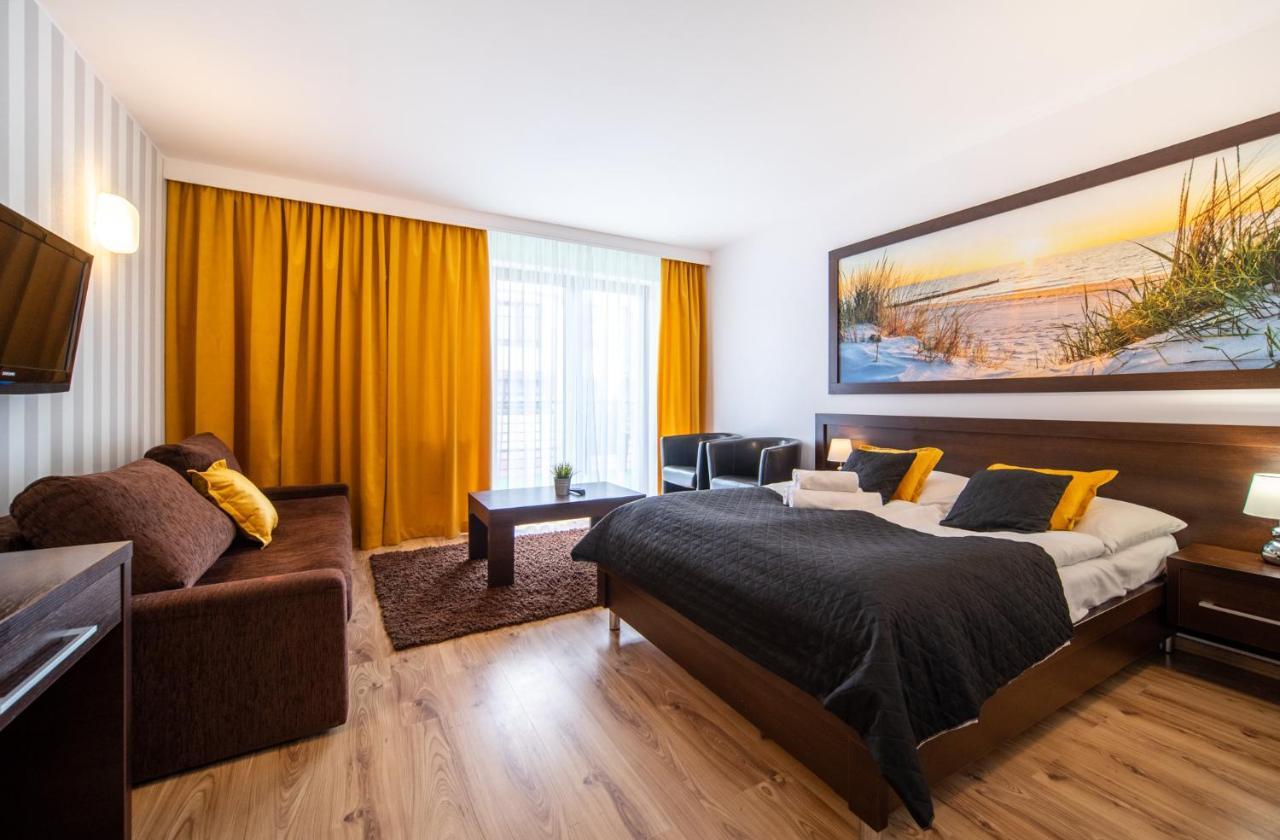 Delfin Bed & Breakfast เมียนซีวอเจีย ภายนอก รูปภาพ