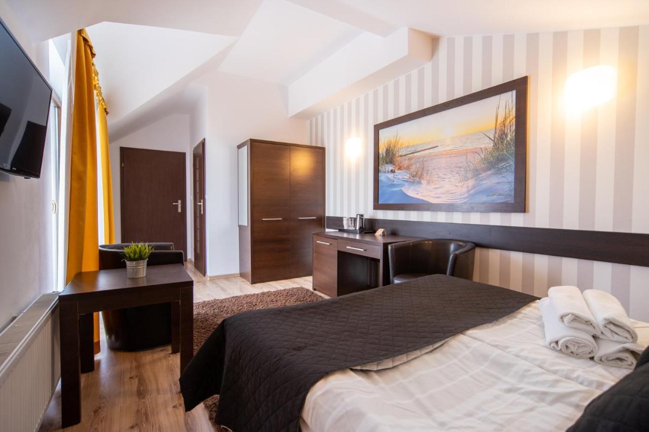 Delfin Bed & Breakfast เมียนซีวอเจีย ภายนอก รูปภาพ