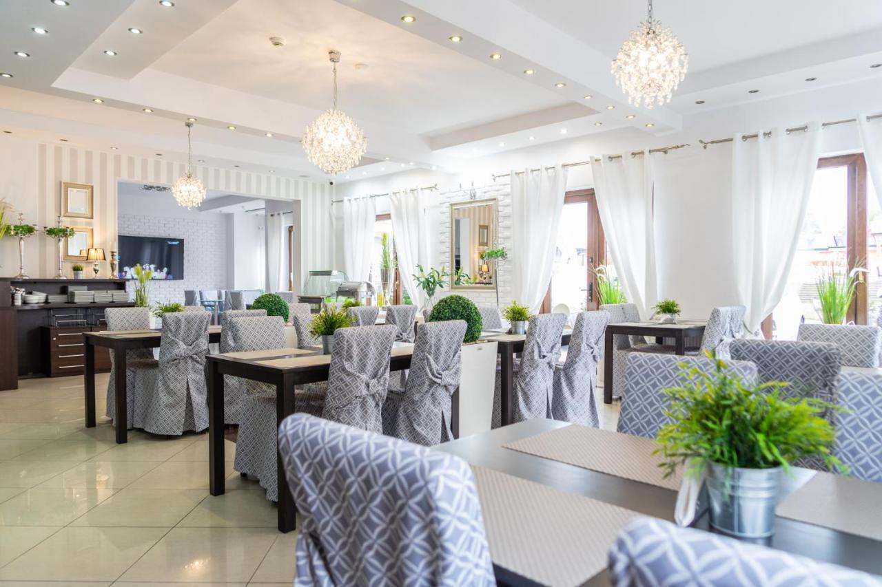 Delfin Bed & Breakfast เมียนซีวอเจีย ภายนอก รูปภาพ