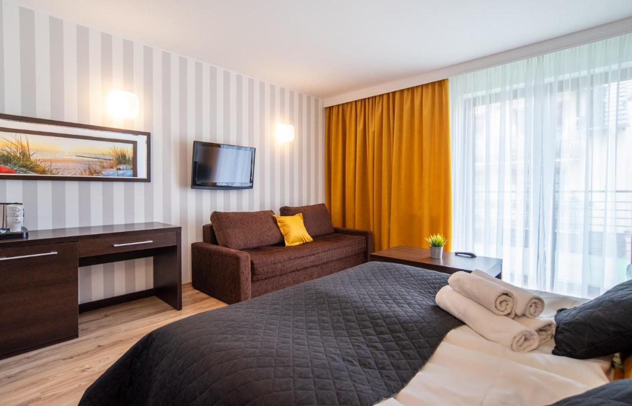 Delfin Bed & Breakfast เมียนซีวอเจีย ภายนอก รูปภาพ