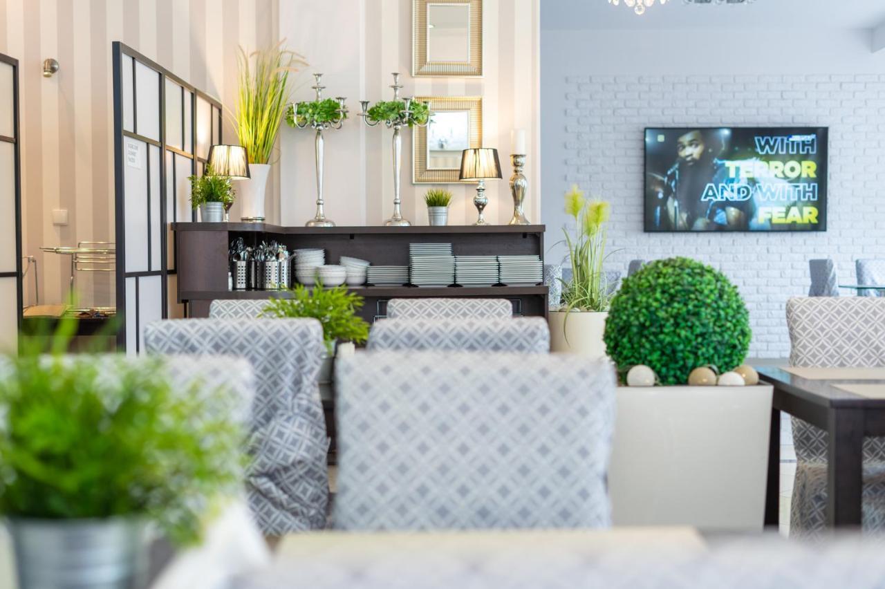 Delfin Bed & Breakfast เมียนซีวอเจีย ภายนอก รูปภาพ