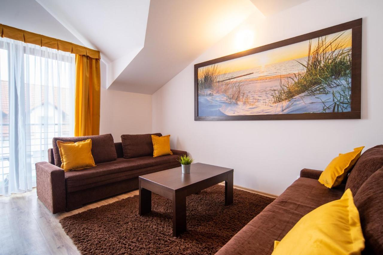 Delfin Bed & Breakfast เมียนซีวอเจีย ภายนอก รูปภาพ